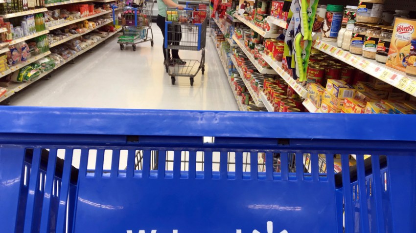 Earns Walmart
