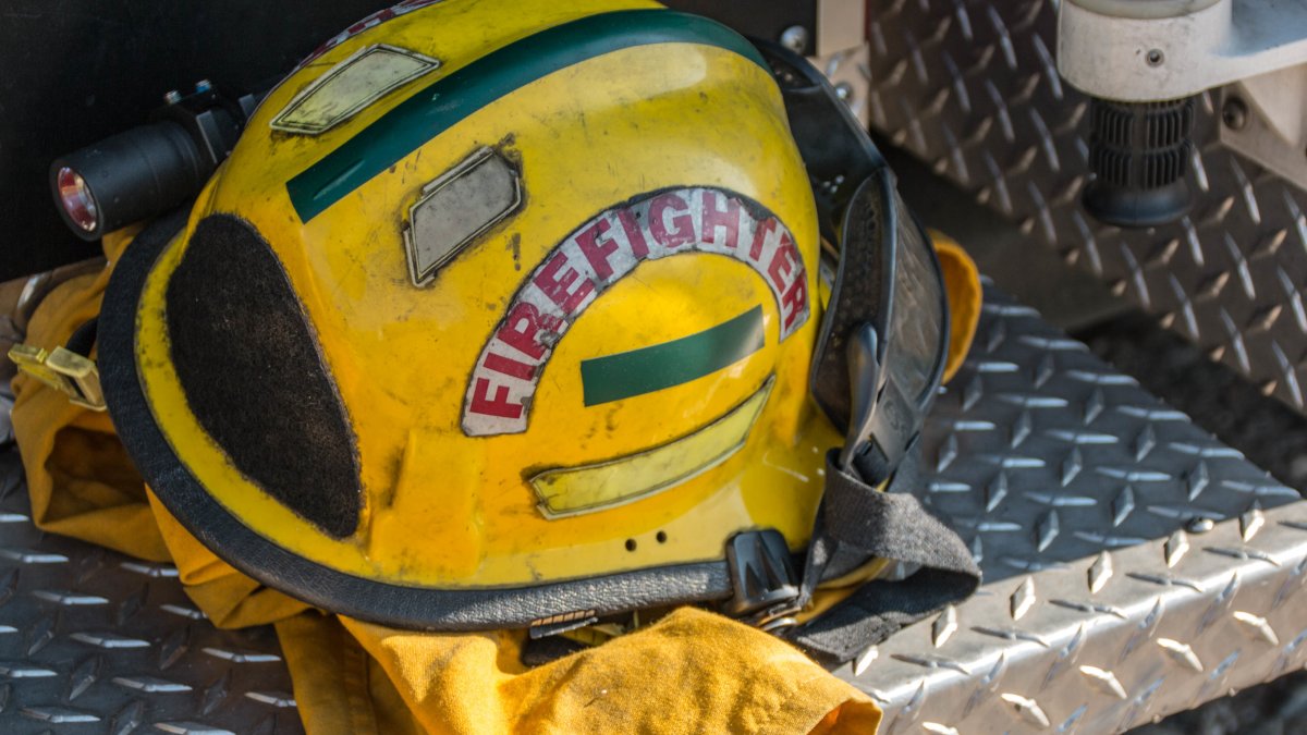Fire crews fight blaze west of Petaluma - Vimarsana News