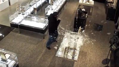 Burglars Bust Into Palo Alto Bloomingdale S Steal 83k In Merchandise Nbc Bay Area