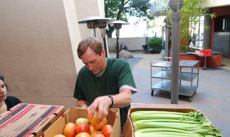 Evan Davis2 - InnVision Opportunity Center Pantry - 7.21.10