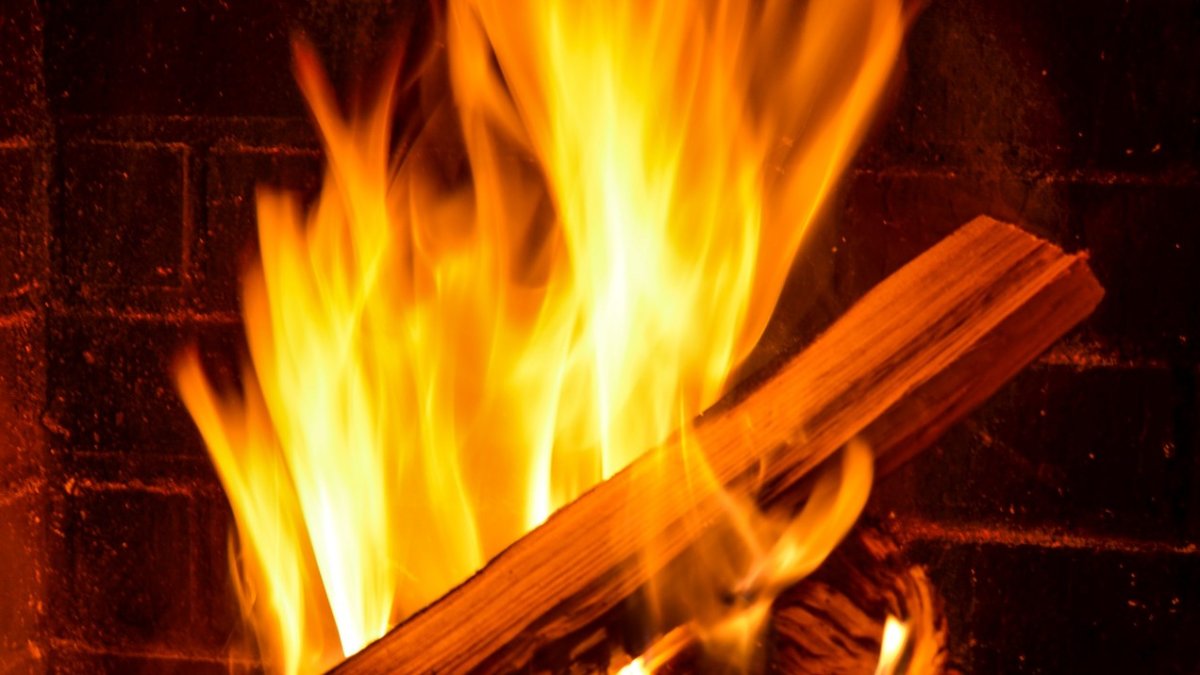 Air District Highly Discourages Burning Wood Over Christmas - Vimarsana News