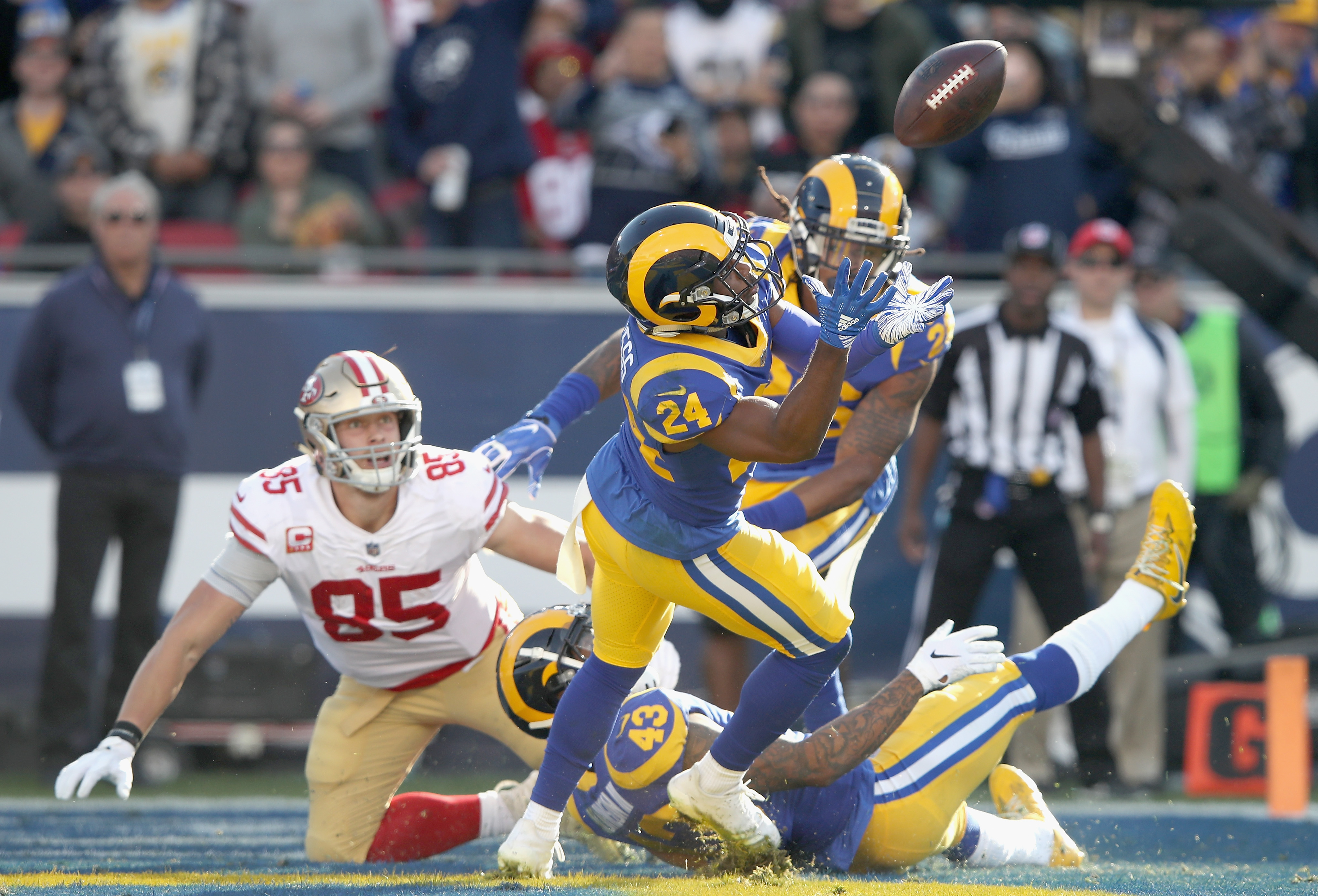 Los Angeles, CA, USA. 30th Dec, 2018. San Francisco 49ers cornerback  Richard Sherman #25 during the NFL San Francisco 49ers vs Los Angeles Rams  at the Los Angeles Memorial Coliseum in Los