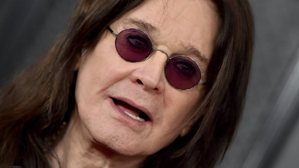 Ozzy Osbourne Says Not Being Able to Hug Daughter Kelly ‘Breaks My(01)