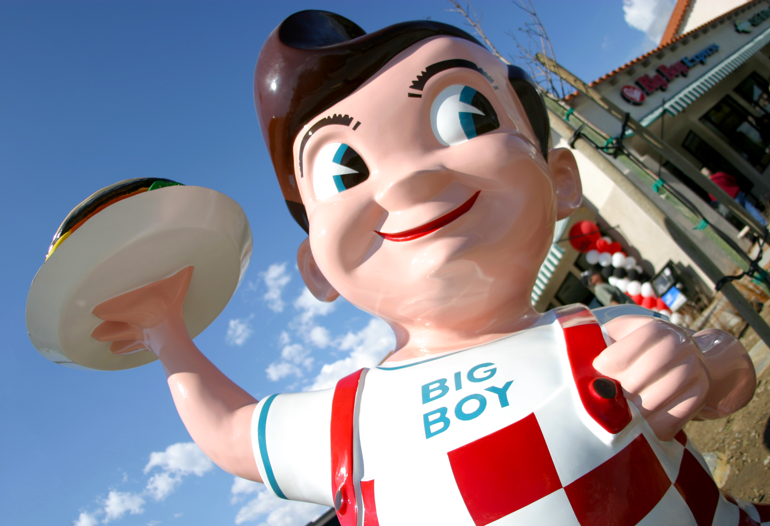 Bob's Big Boy statue