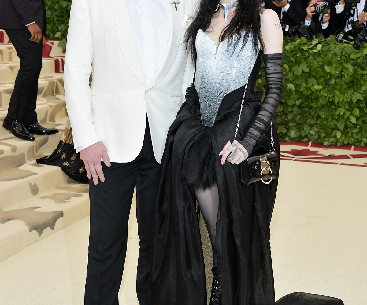 Elon musk girlfriend age : who is elon musk s girlfriend metro news / grimes is sharing the Grimes Reveals the Meaning Behind Her and Elon Musk’s Newborn Son’s Name – NBC Bay Area