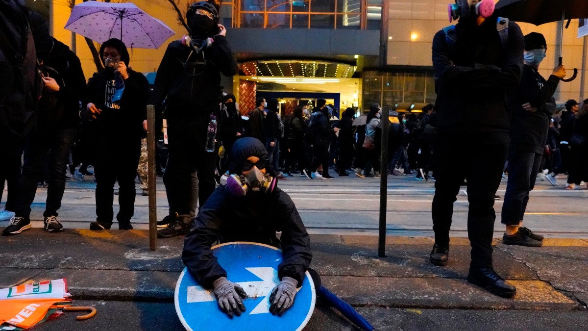 Police, Protesters Clash in New Year’s Rally in Hong Kong – NBC Bay Area