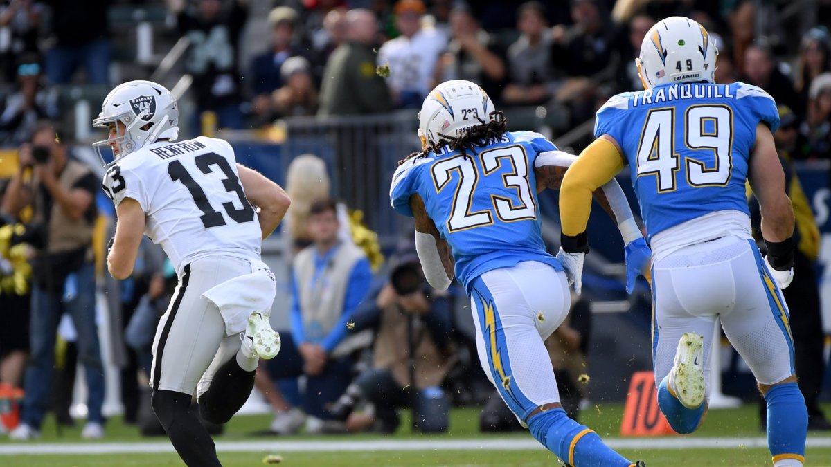 Renfrow scores the Raiders' first touchdown of the game 