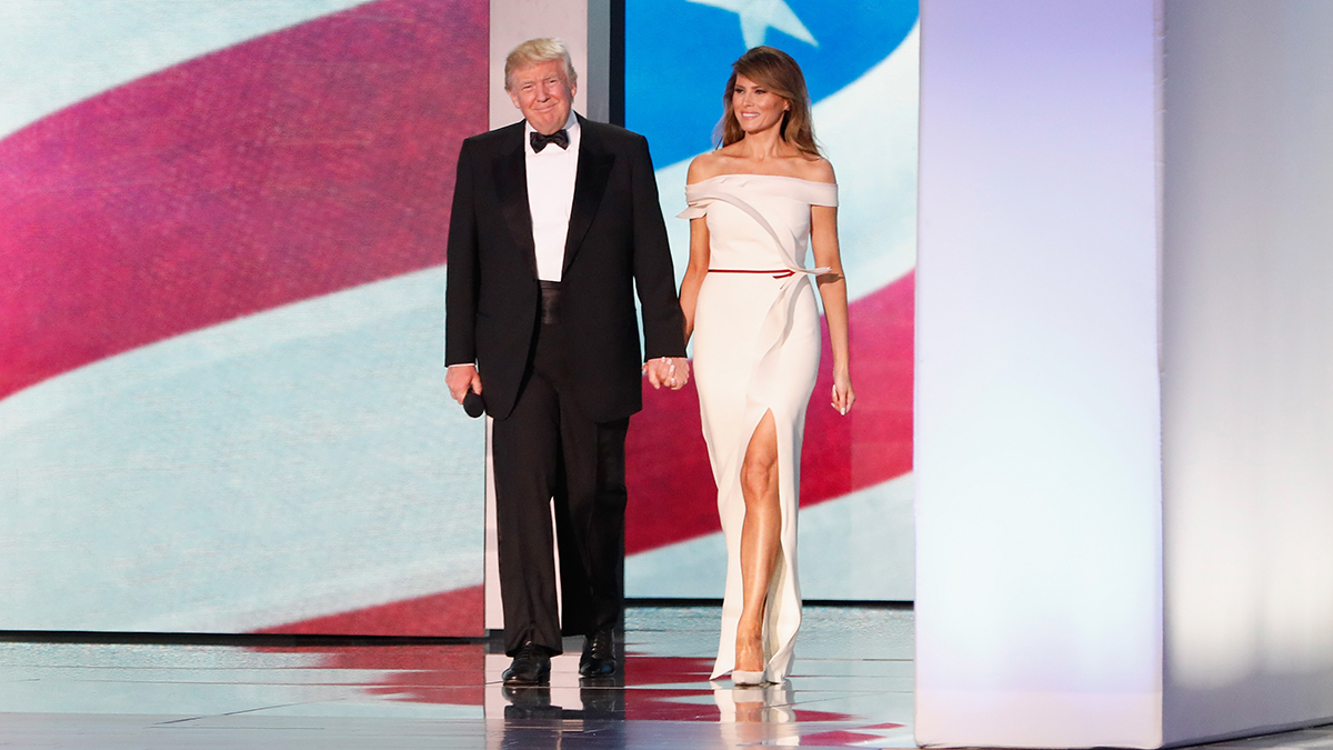 kellyanne conway red dress File:Kellyanne Conway (25658132237).jpg