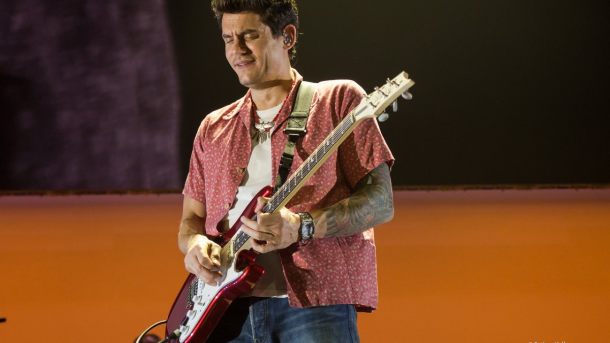 John Mayer celebrates New Year's surrounded by cats and the internet loses it - Vimarsana News