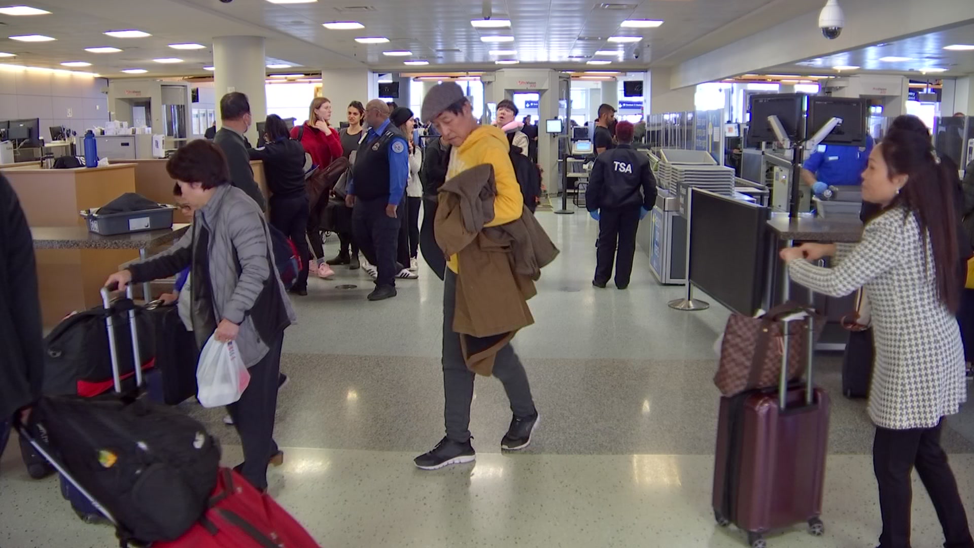 Bay Area Residents Avoid Airport Chaos By Traveling On Thanksgiving Day ...