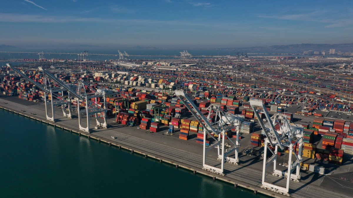 Dock Worker Falls to Death at Port of Oakland – NBC Bay Area