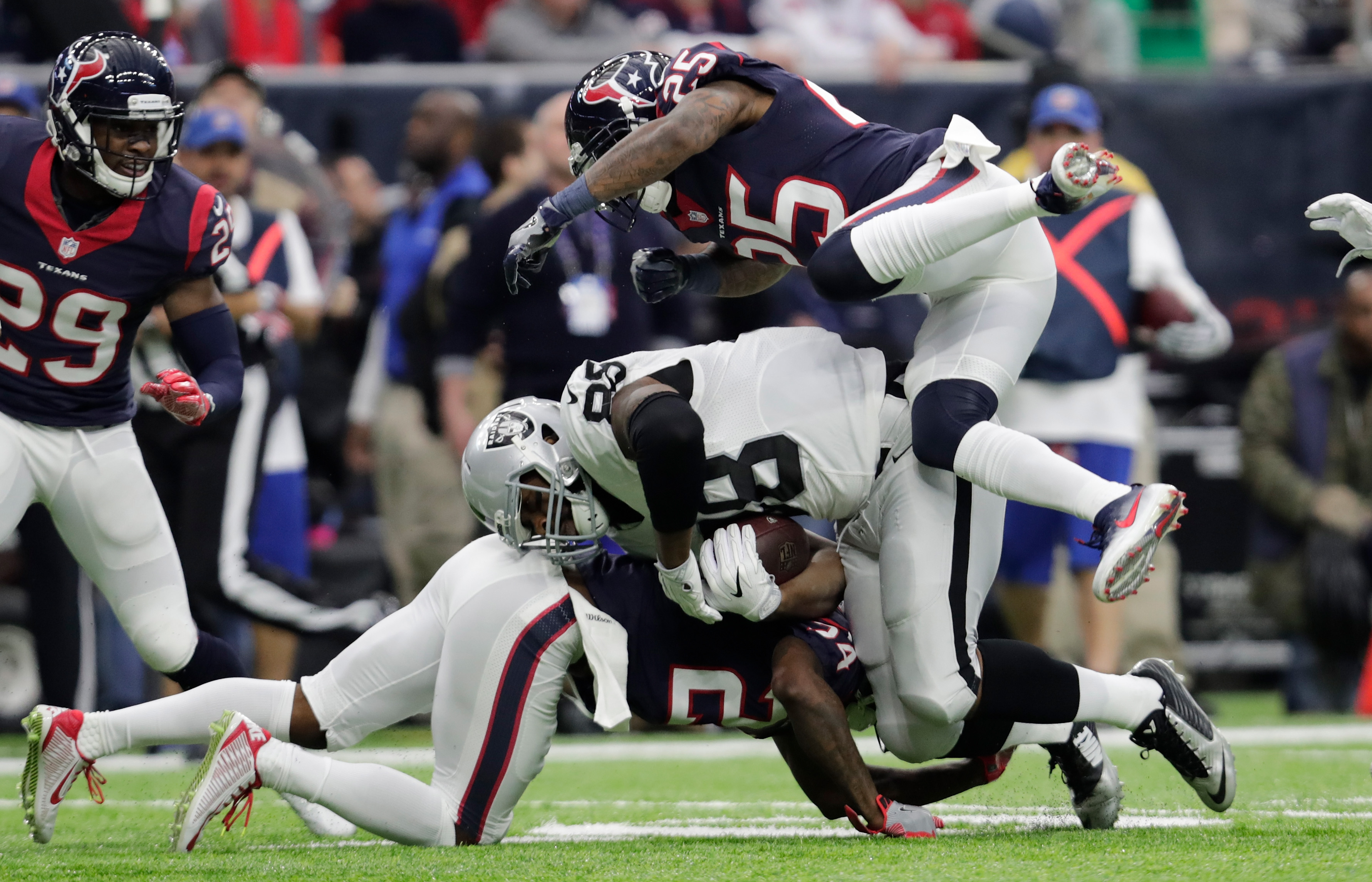 Raiders Beat Chargers to Clinch First Playoff Berth Since 2002