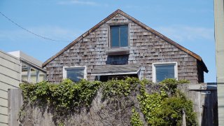 A 640-square-foot uninhabitable shack in San Francisco has sold for $2 million. (March 5, 2020)