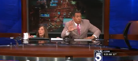 Watch La News Anchors Dive Under Desk During Earthquake Nbc Bay