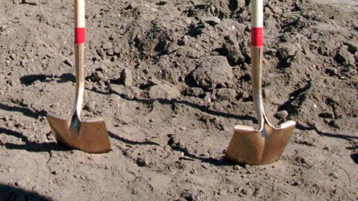 Shovels-in-dirt-722-x-406