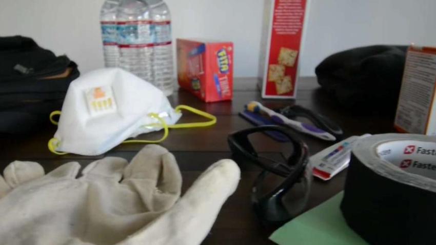 What_Goes_in_A__Go_Bag__