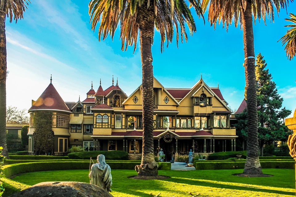 Flashlight Tours On Friday The 13th At Sj Winchester Mystery House Nbc Bay Area