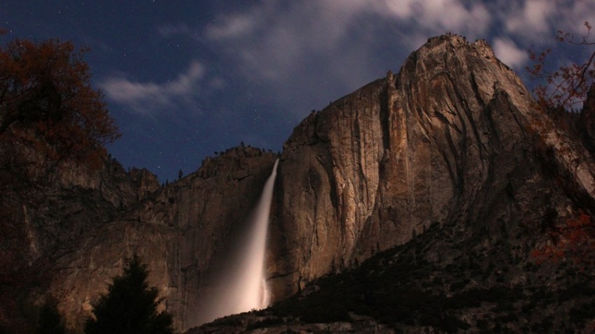 Yosemitefallsnight