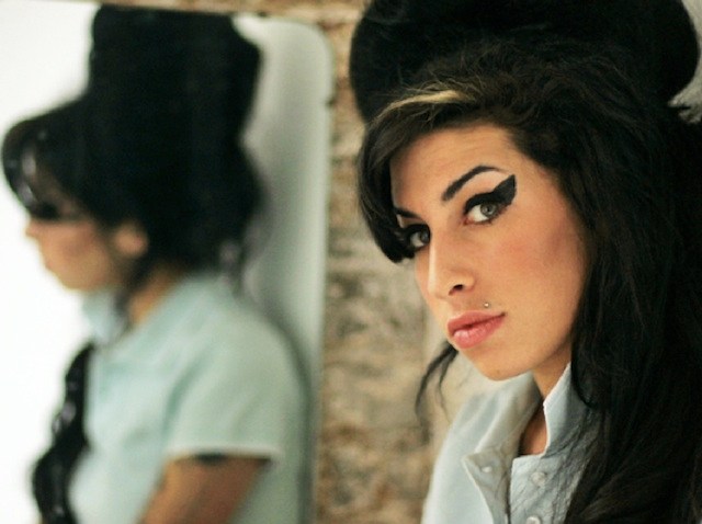 amy winehouse thumb