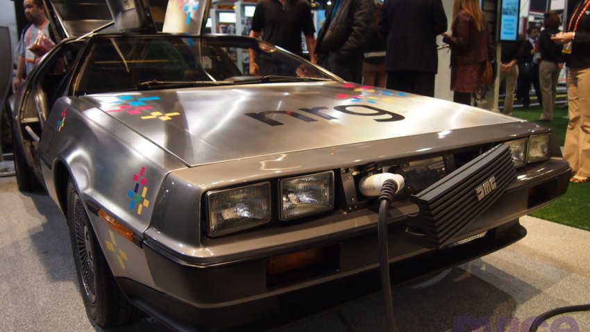 electric-delorean-CES2012-3