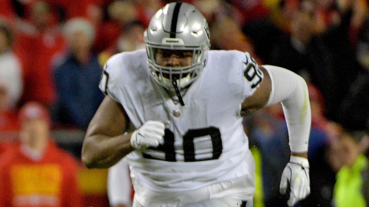 East Rutherford, New Jersey, USA. 24th Nov, 2019. Oakland Raiders defensive  tackle Johnathan Hankins (90) walks off the field after and injury on a  play during a NFL game between the Oakland