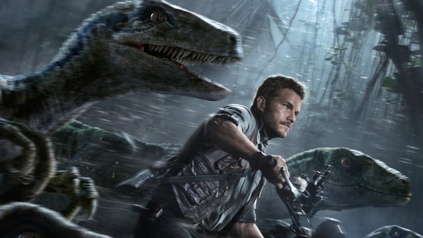 jurassic-world-JSW_Raptor1Sht16_NoBill_RGB_0416_1_rgb