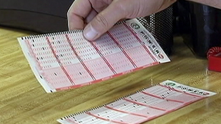 No Powerball Winner Jackpot Hits Record 425 Million
