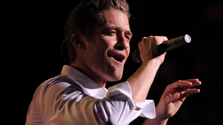 matthew-morrison-sining
