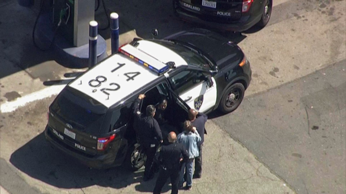 Oakland Police Arrest Alleged Carjacking Suspect After Standoff Nbc Bay Area