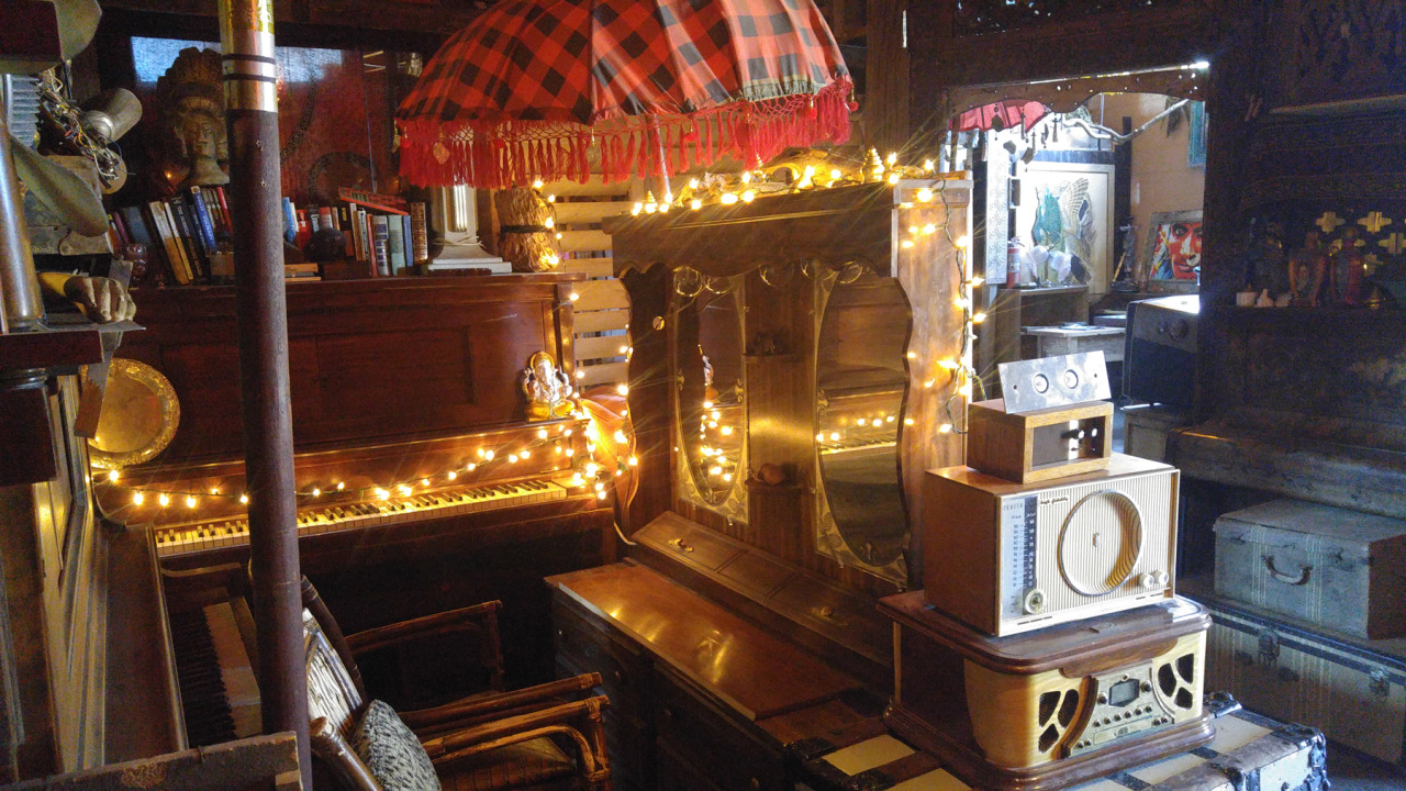 Photos Inside the Oakland ‘Ghost Ship’ Warehouse Building Before It