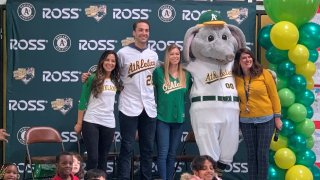 [CSNBY] Matt Olson reads to young Oakland students during A's Week of Giving