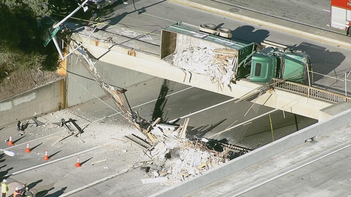 Southbound Highway 101 Closed for Hours After Garbage Truck Spills in
