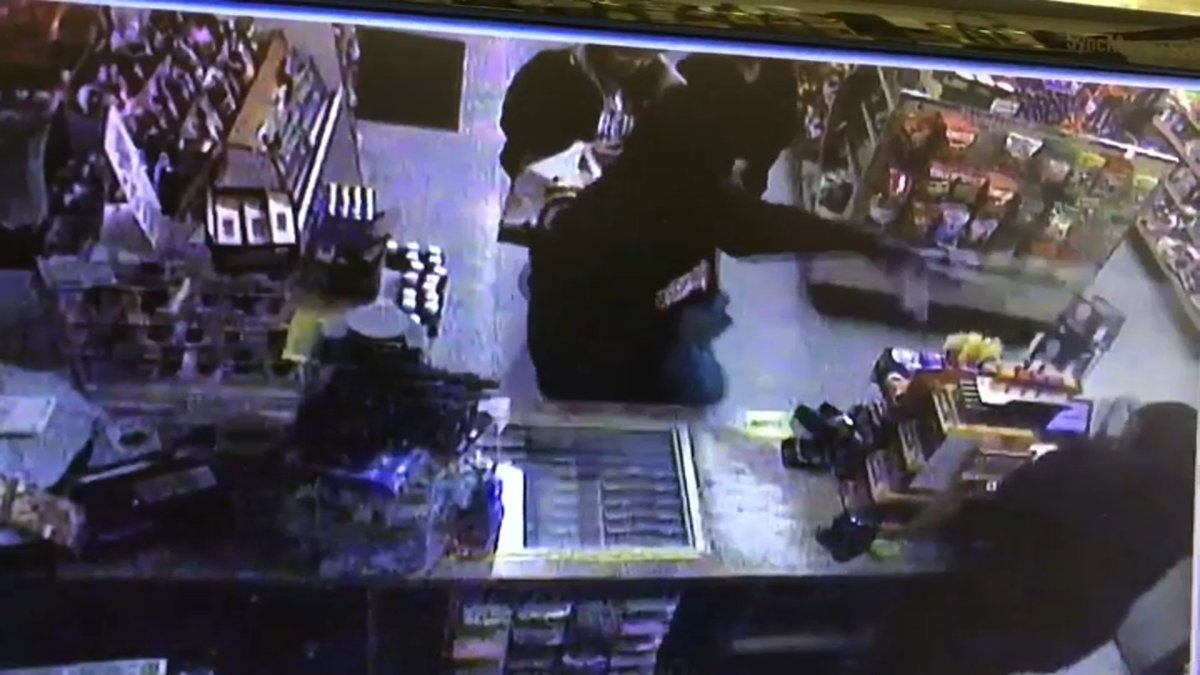 Santa Rosa Robber Douses Victim With Pepper Spray in 3rd Attack of its