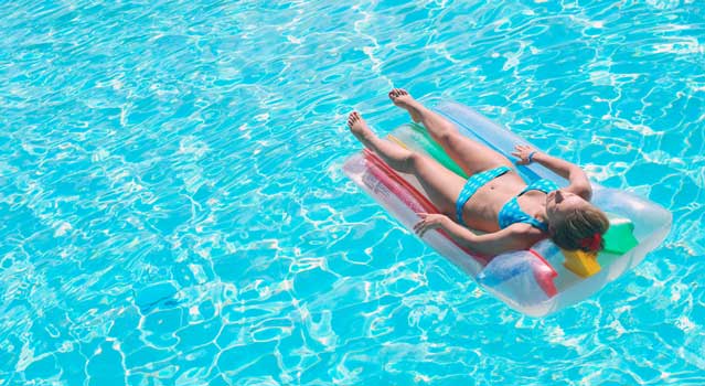 pool_vacation_sunbathe