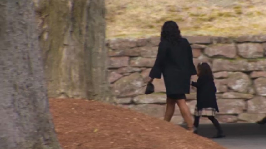 Hernandez S Fiancee Nfl Players Say Goodbye At Funeral Necn