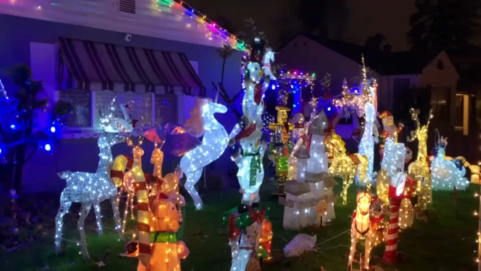 Community Saves Christmas Display for San Jose Family – NBC Bay Area