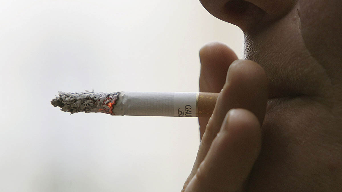 coffee and cigarette stains on teeth Does Coffee and Cigarettes Stain Your Teeth? Solutions