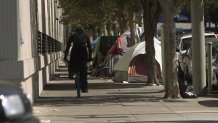 9-30-16-tents-row-sf-homeles-folsom and 5th streets