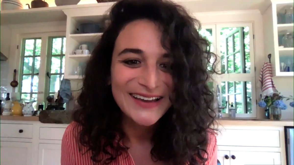 Jenny Slate Is Pregnant, Expecting First Baby With Fiancé Ben Shattuck ...