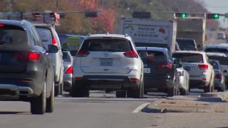 Cars fill up Northwet Highway
