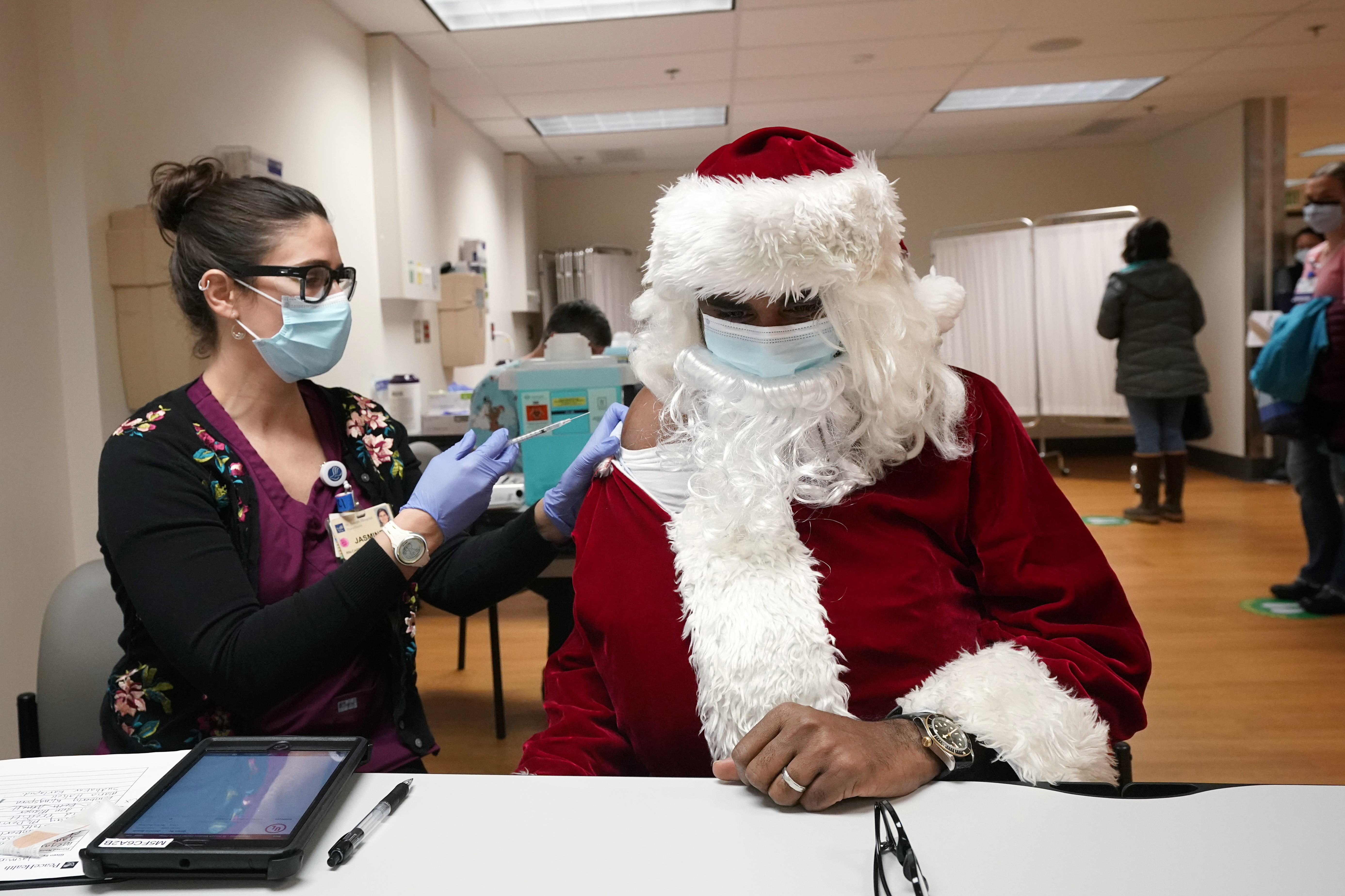Virus Updates: Calif. Desperate for Nurses, Doctors; US Public School Enrollment Dips - Vimarsana News