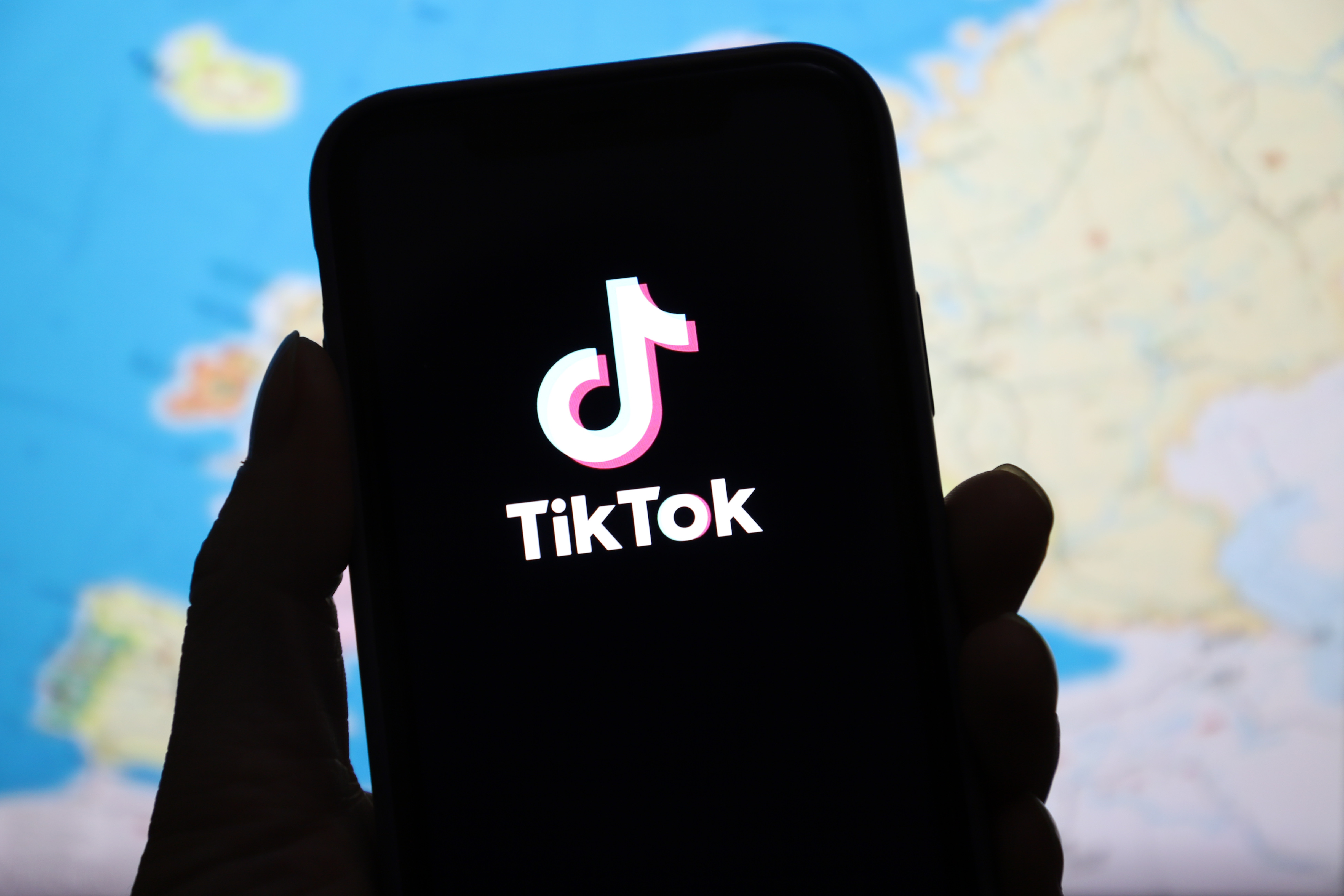 TikTok to introduce 60 minute time limit for teens