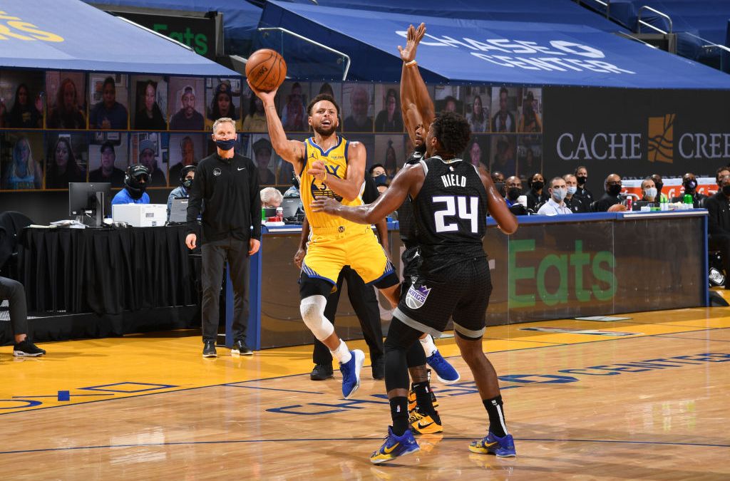 Curry Scores 30 After Career Night, Warriors Beat Kings ...