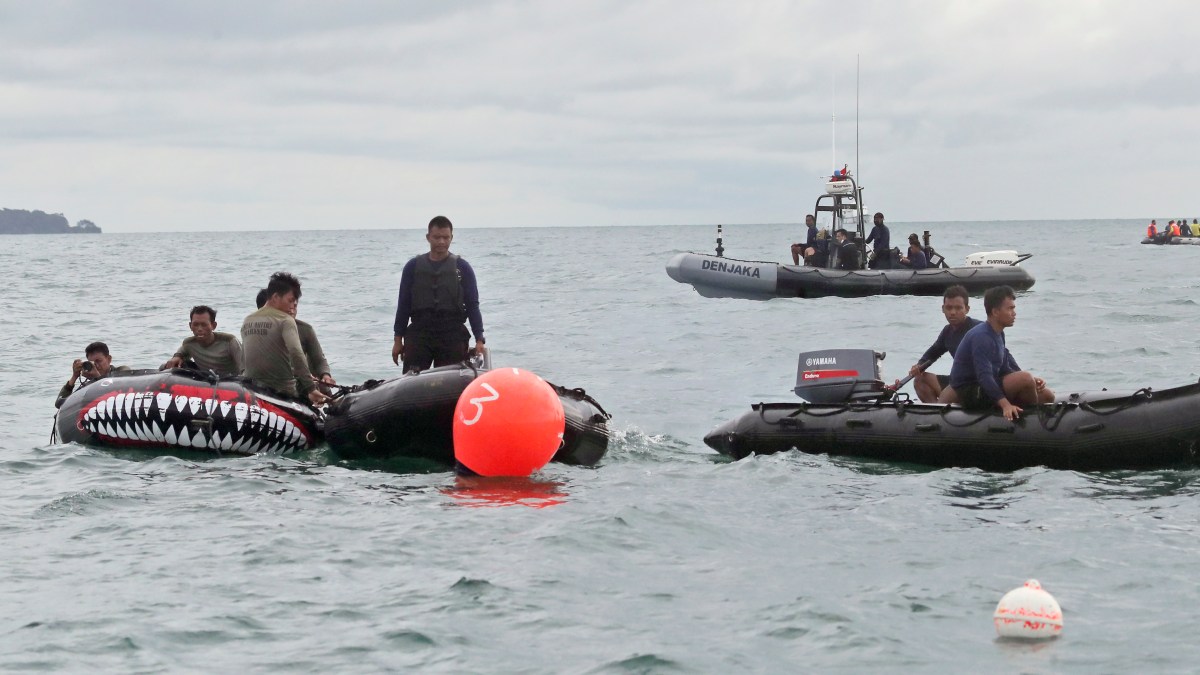 Divers Recover 'Black Box' From Crashed Indonesia Plane – NBC Bay Area - Vimarsana News