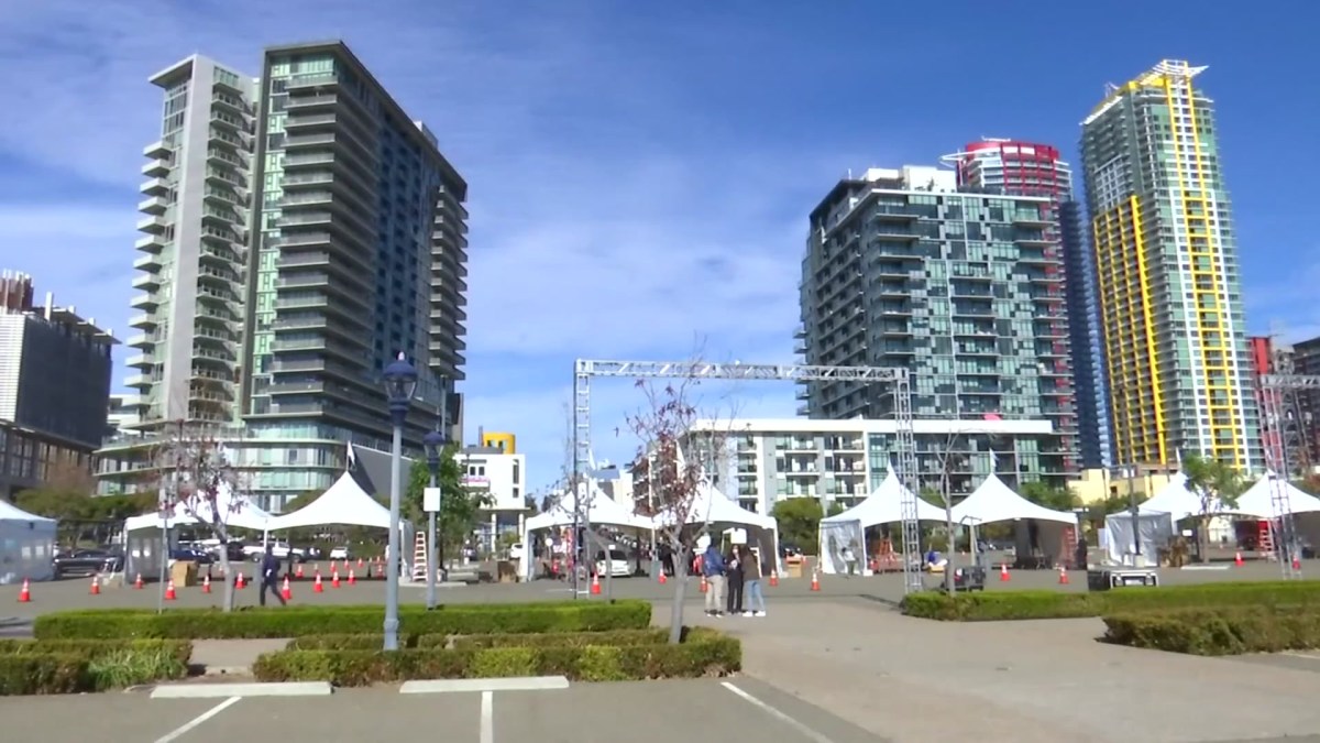 Newsom to Visit San Diego's Petco Park Vaccination Super Station - Vimarsana News