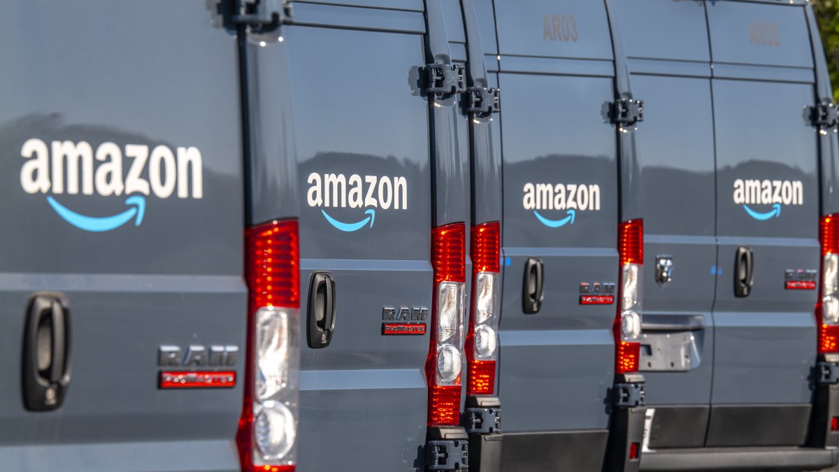 Amazon Delivery Driver Found Dead in Missouri Yard After Dog Attack – NBC Bay Area - Vimarsana News
