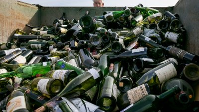 California expands recycling refund program to include wine bottles