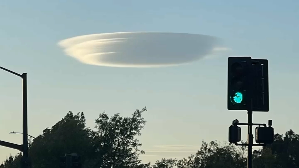 ‘UFO’ Clouds Spotted in Bay Area. Here’s What They Really Are NBC Bay