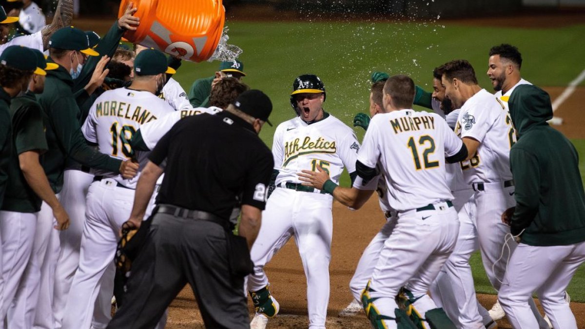 Would Oakland A's let Bob Melvin get away after heartbreak?