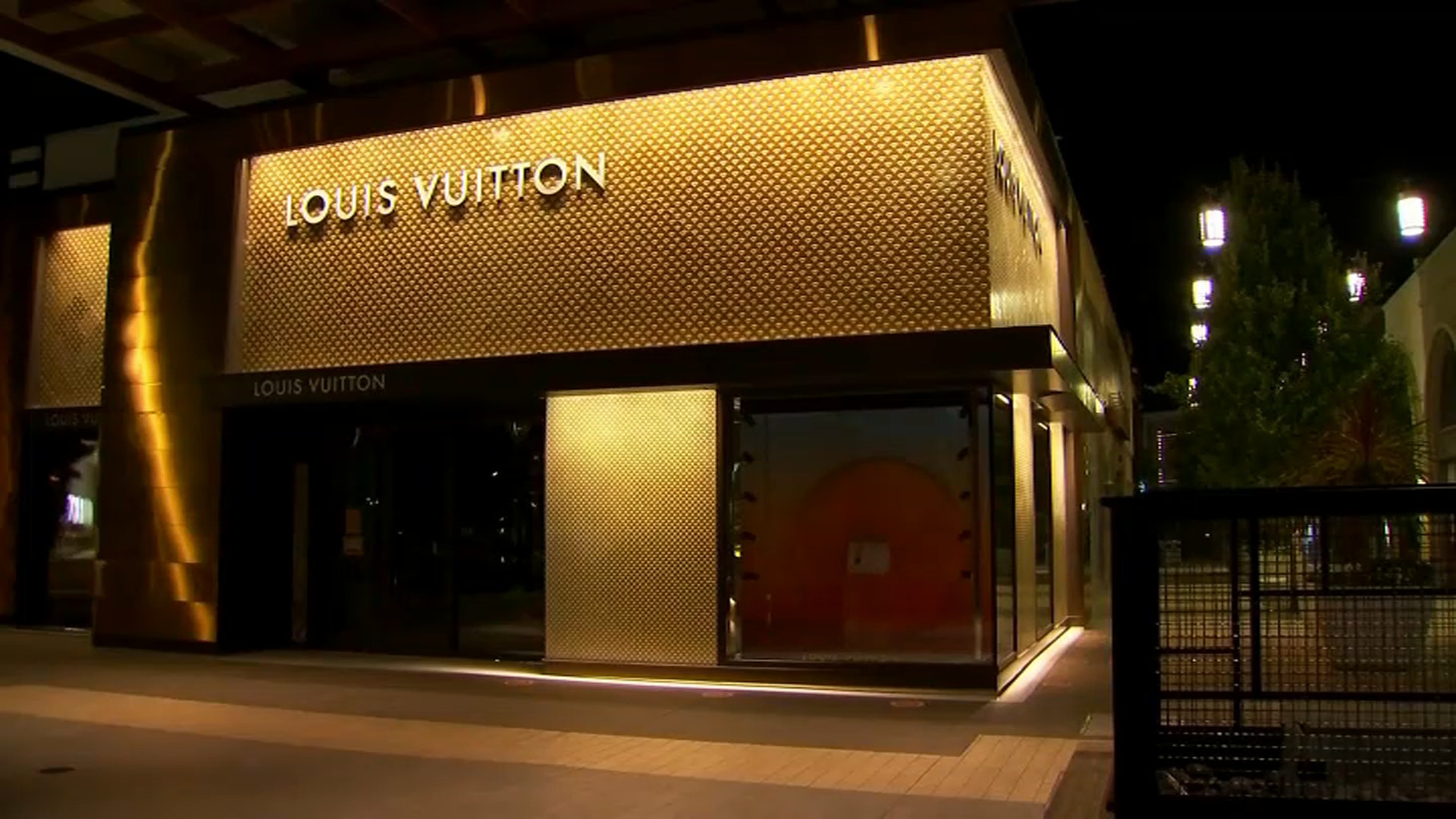 Louis Vuitton Store @ Valley Fair Mall, San Jose
